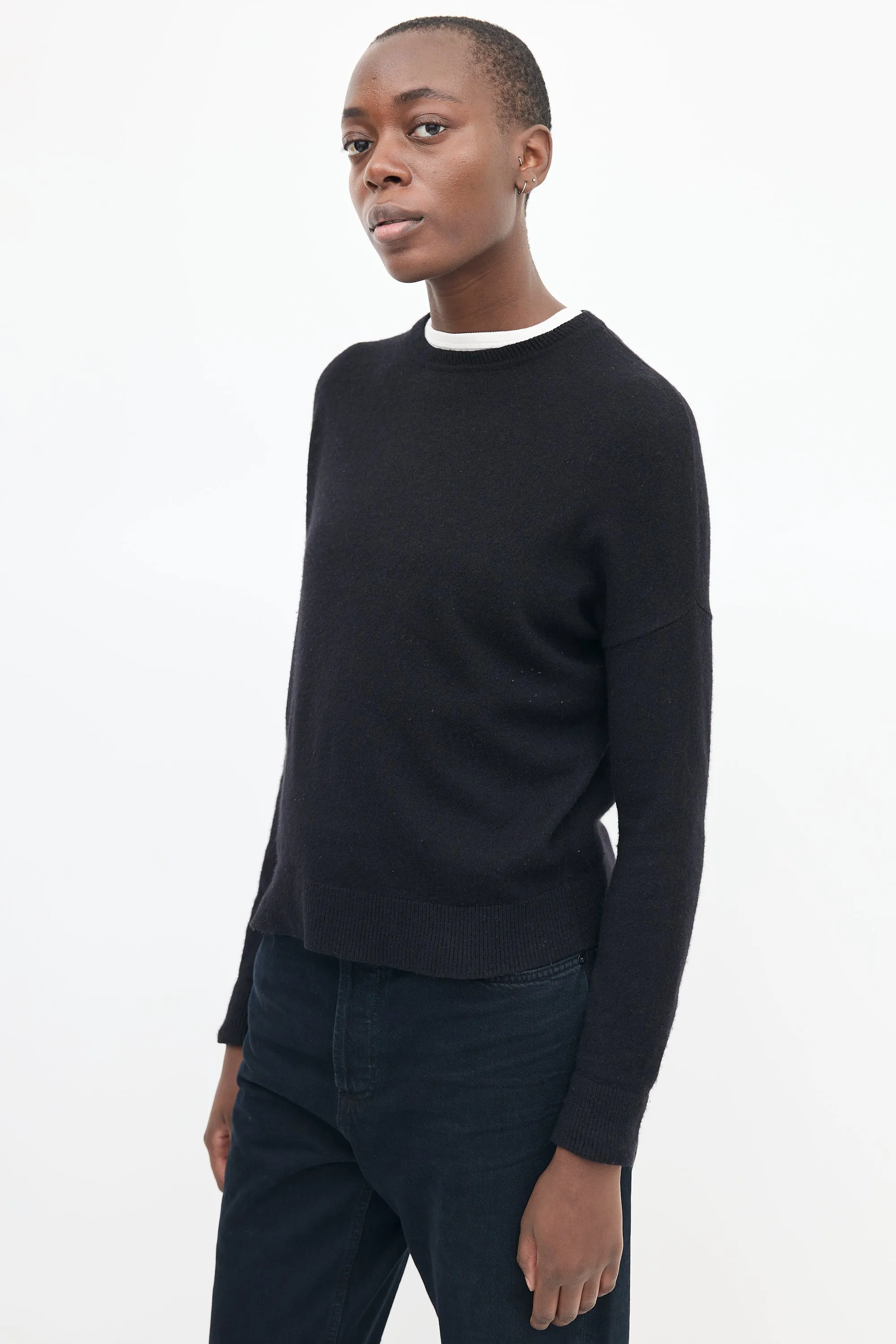 Black Cashmere Crewneck Sweater
