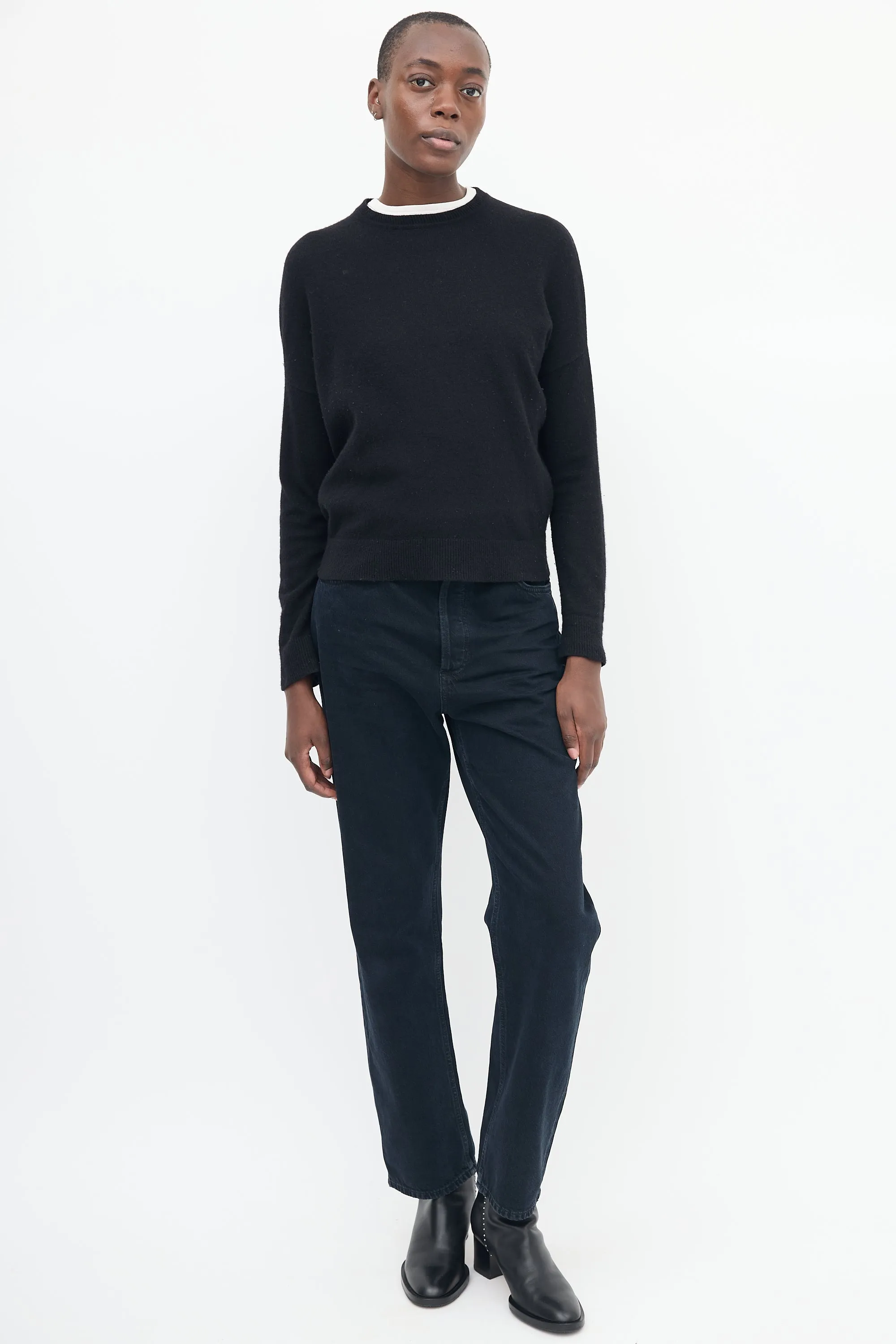 Black Cashmere Crewneck Sweater
