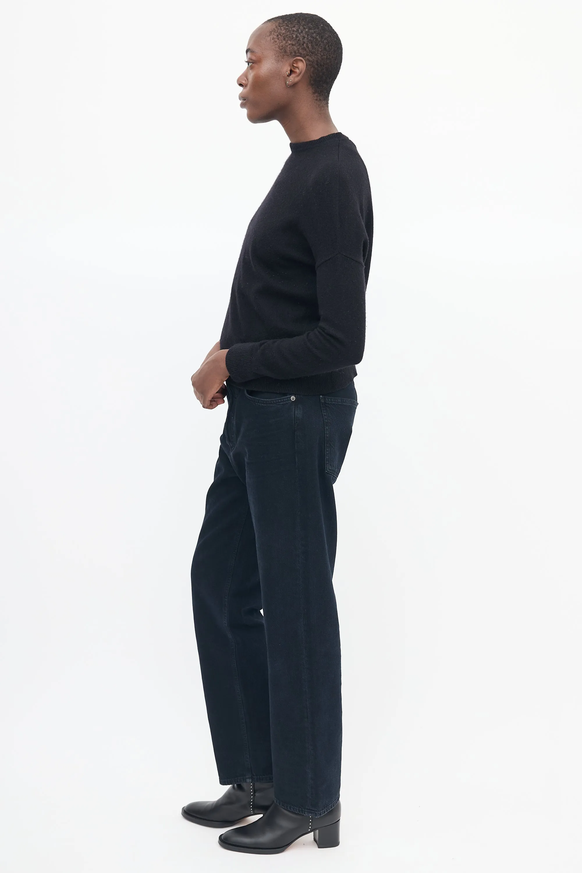 Black Cashmere Crewneck Sweater