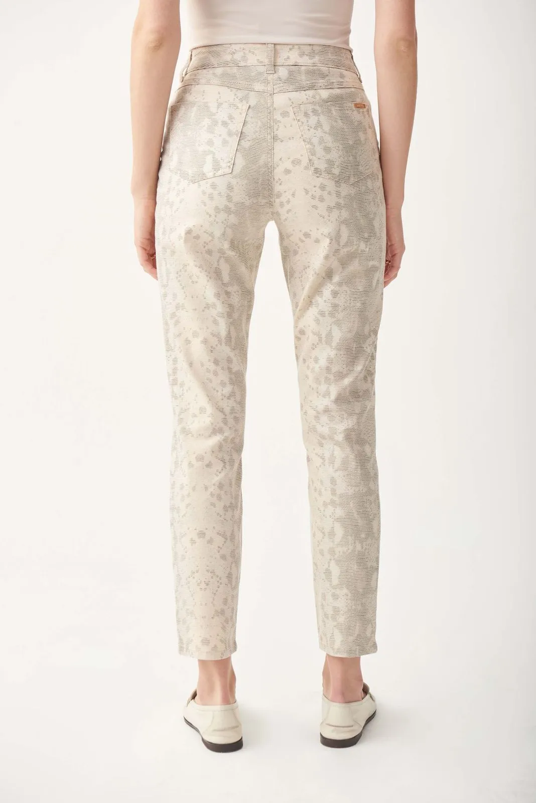 Lightweight Straight Jean