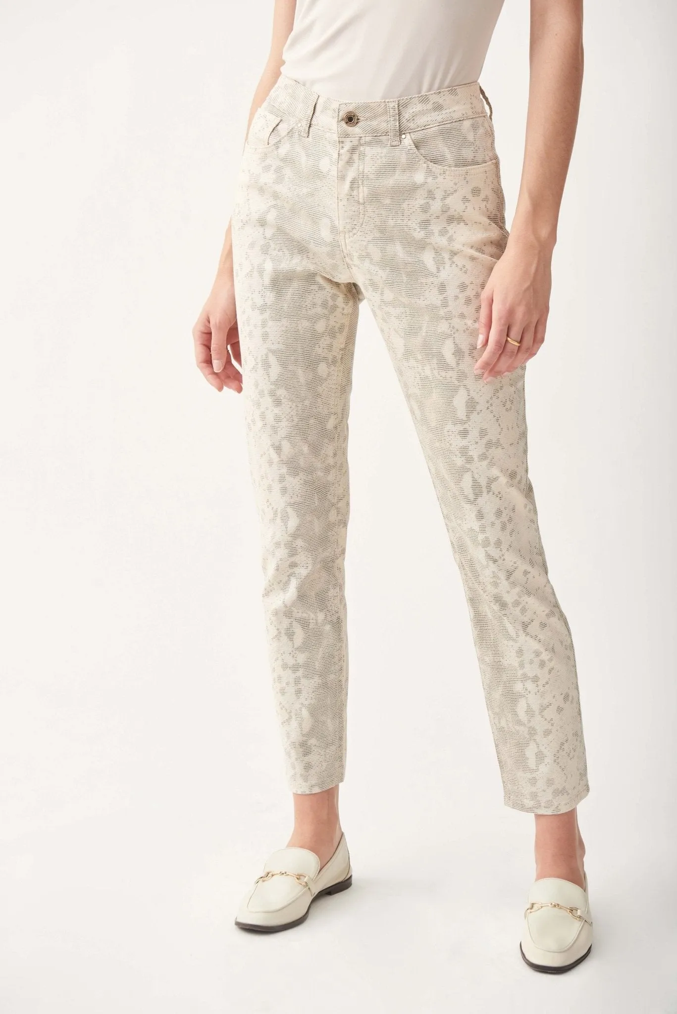 Lightweight Straight Jean