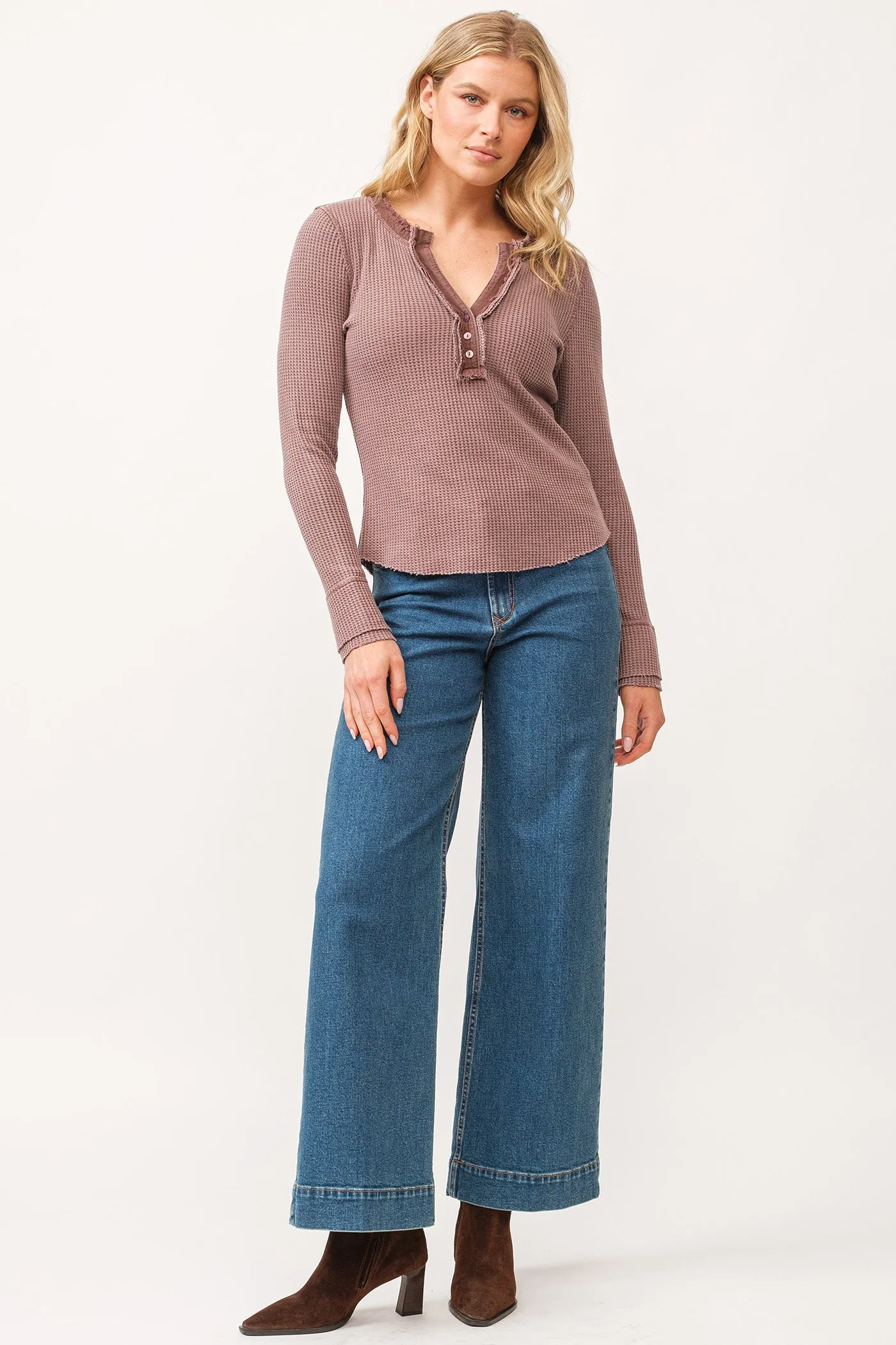 LUNA V-NECK LONG SLEEVE FITTED TOP MARRON