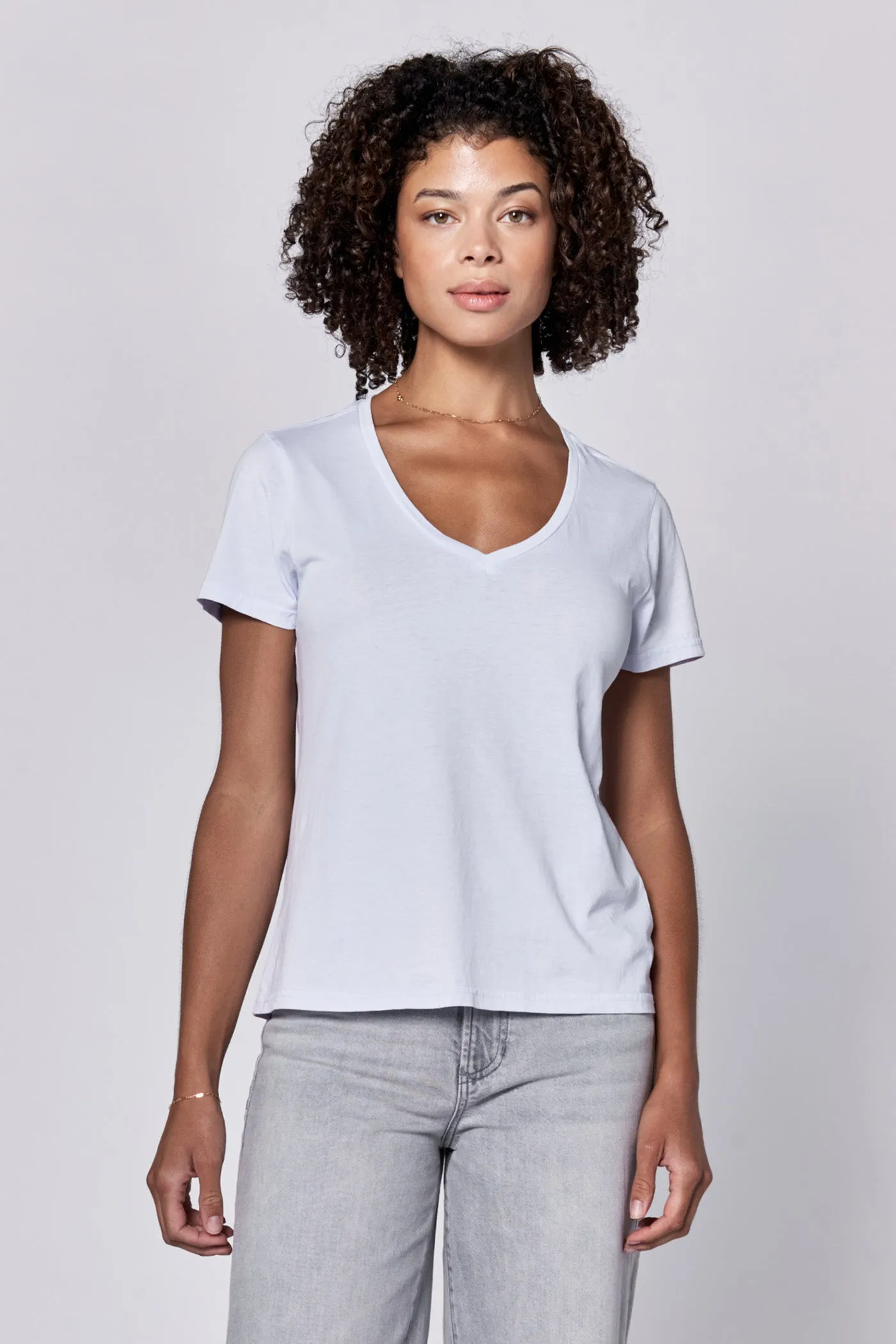 MADELYN V-NECK SHORT SLEEVE RELAXED FIT TOP SKYWAY
