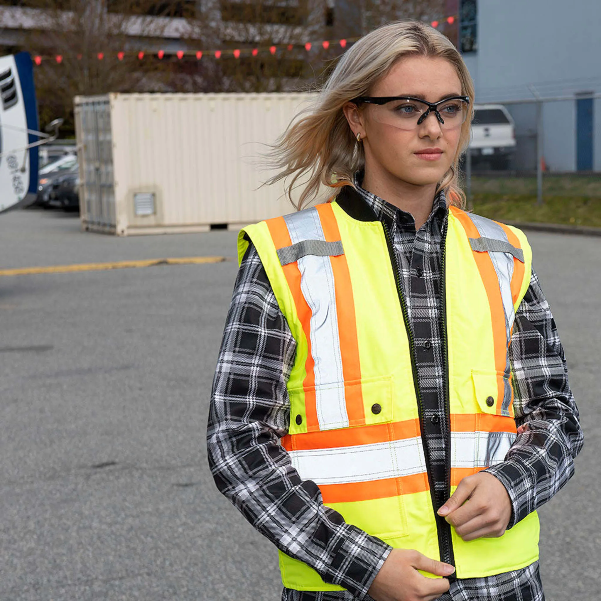 Pioneer Women's Hi-Vis 7-in-1 Waterproof Safety Jacket, Reflective, Weatherproof, Versatile Workwear – Adaptable Protection and Comfort | Sizes XS-4XL