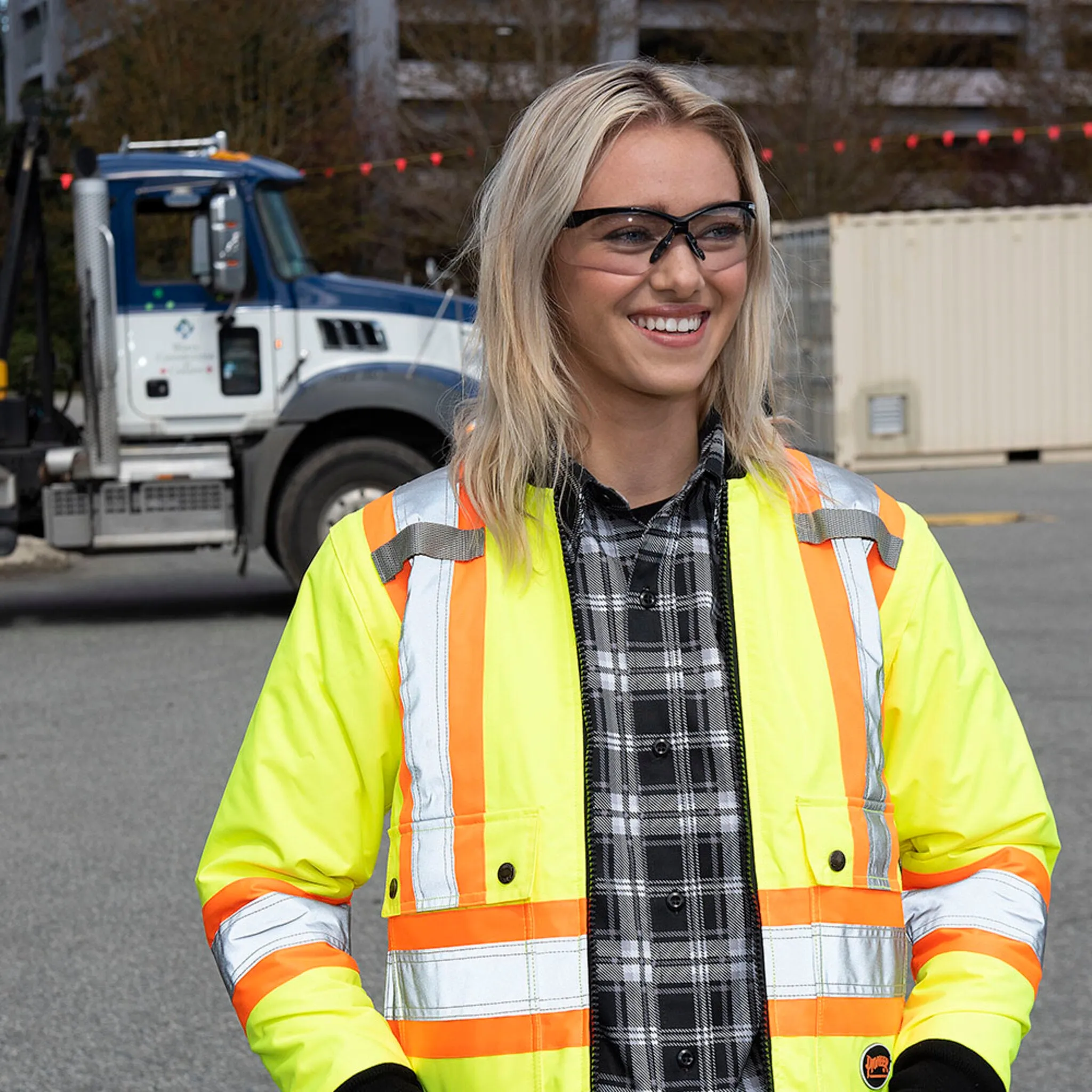 Pioneer Women's Hi-Vis 7-in-1 Waterproof Safety Jacket, Reflective, Weatherproof, Versatile Workwear – Adaptable Protection and Comfort | Sizes XS-4XL