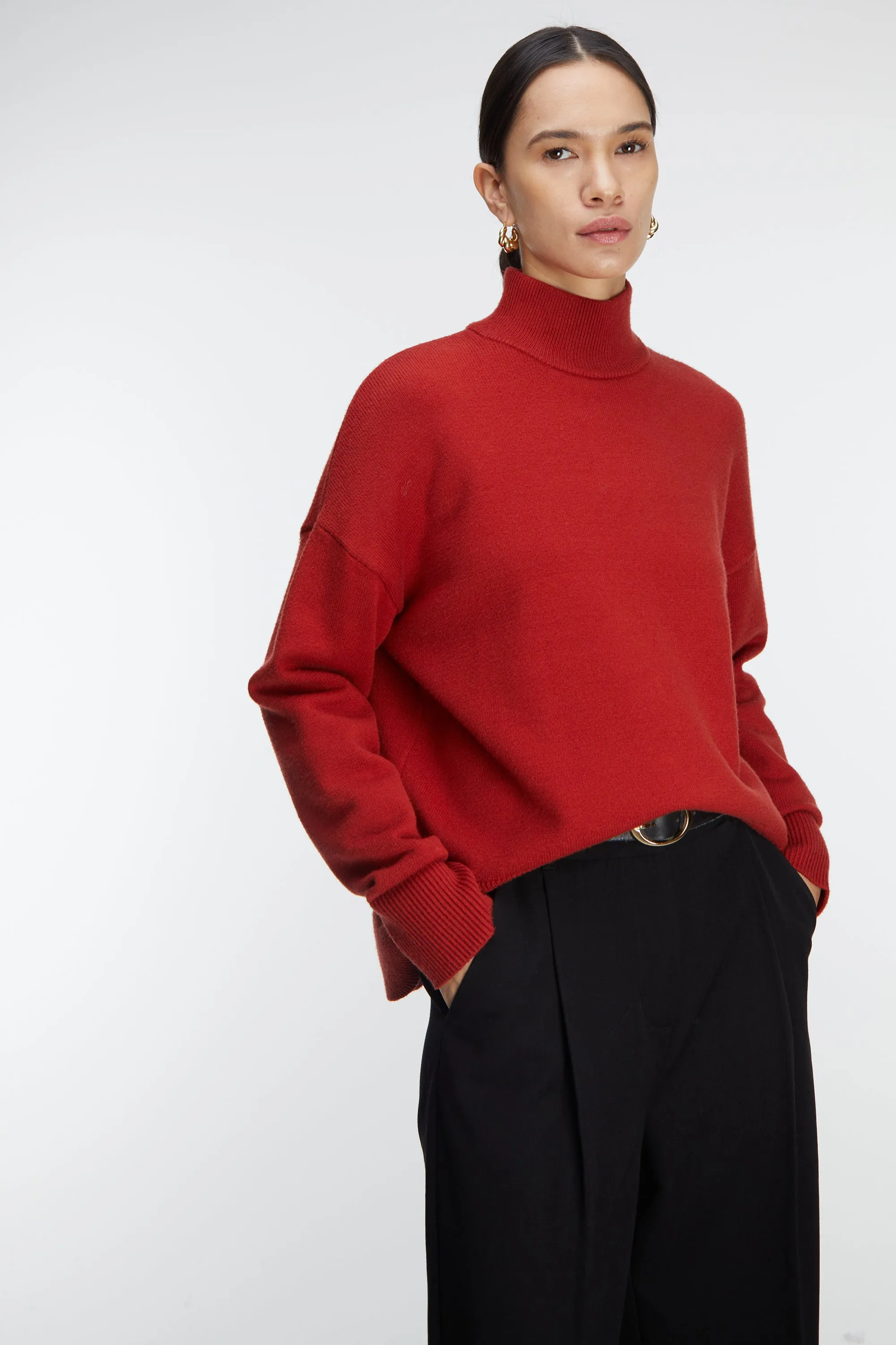 TURTLENECK SWEATER