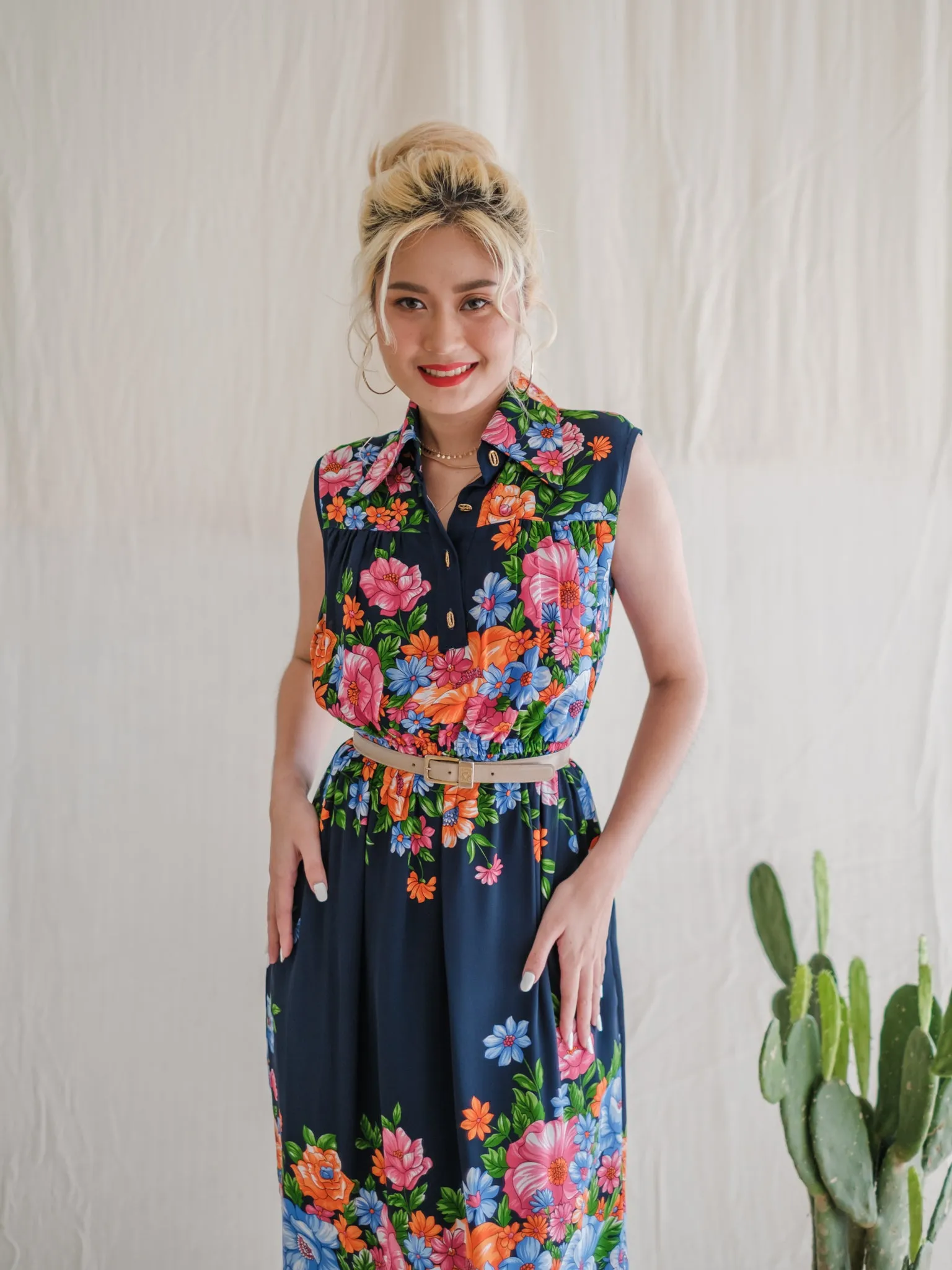 Vintage Chiffon Blue Floral Collared Sleeveless Midi Dress