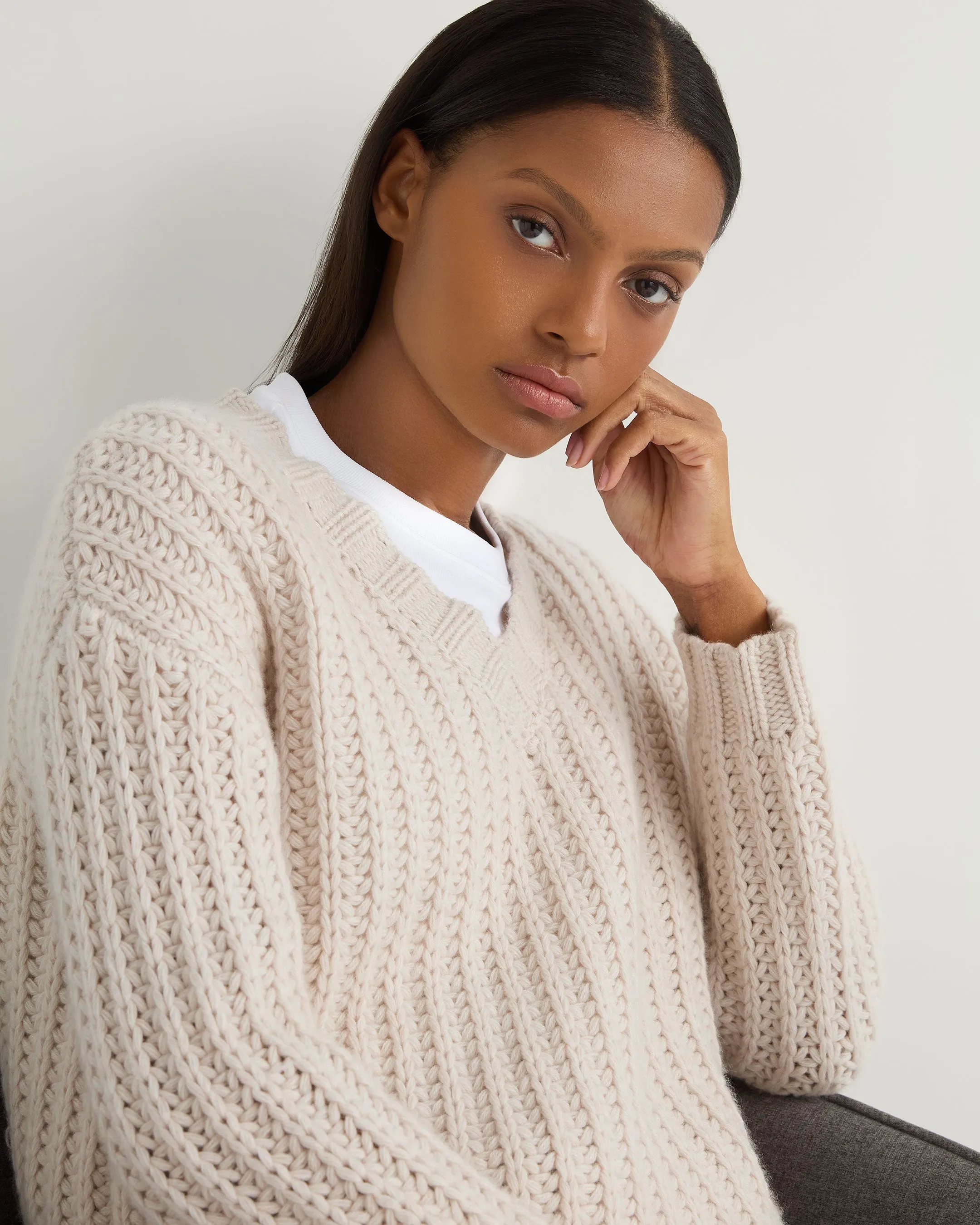 Women's Statement Rib V Neck Cashmere Sweater Frost White